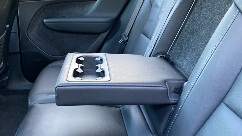 Volvo XC40 2.0 B4P Ultra Dark 5dr Auto Petrol Estate